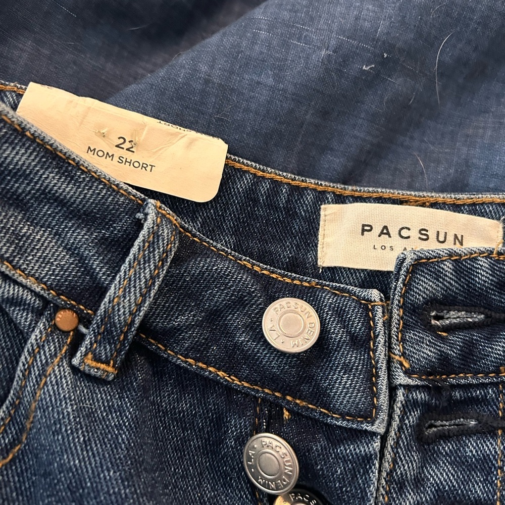 PacSun Blue Denim Women's Shorts Button Up, 5 Pockets NWT, FUN!! - Picture 2 of 8